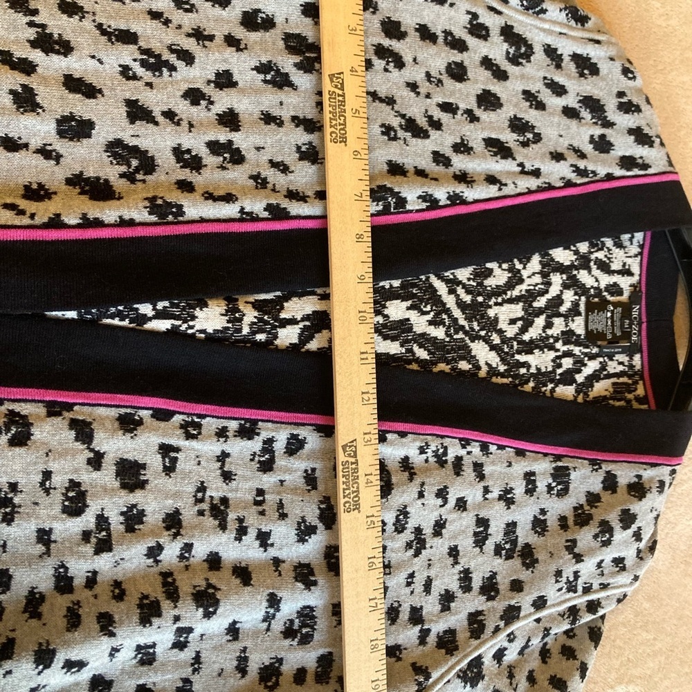 Women's NIC + ZOE Black Animal Print Reversible Cardigan Sweater size PM - Picture 7 of 7